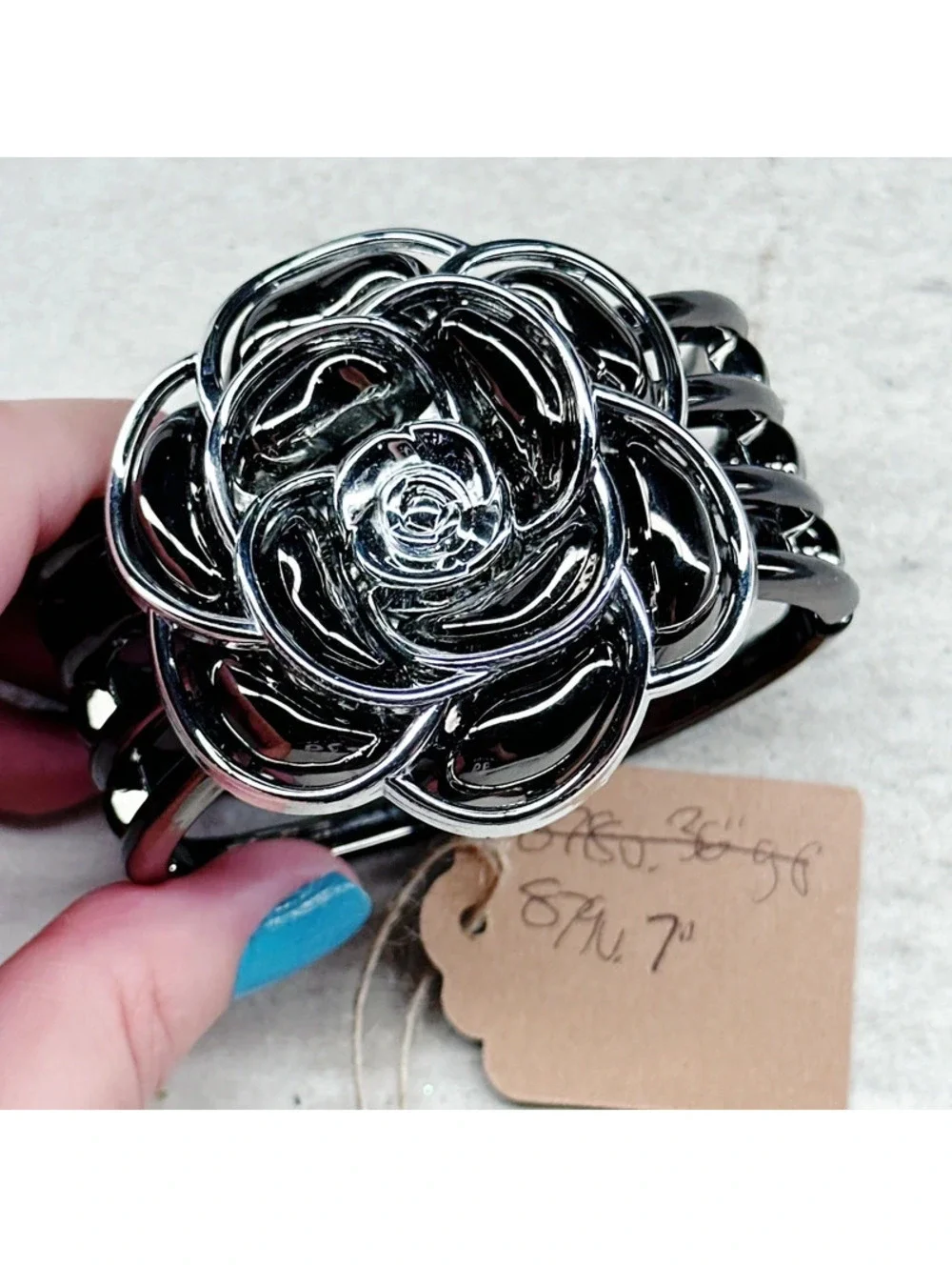 875u. Rose Floral Gunmetal Plastic Hinge